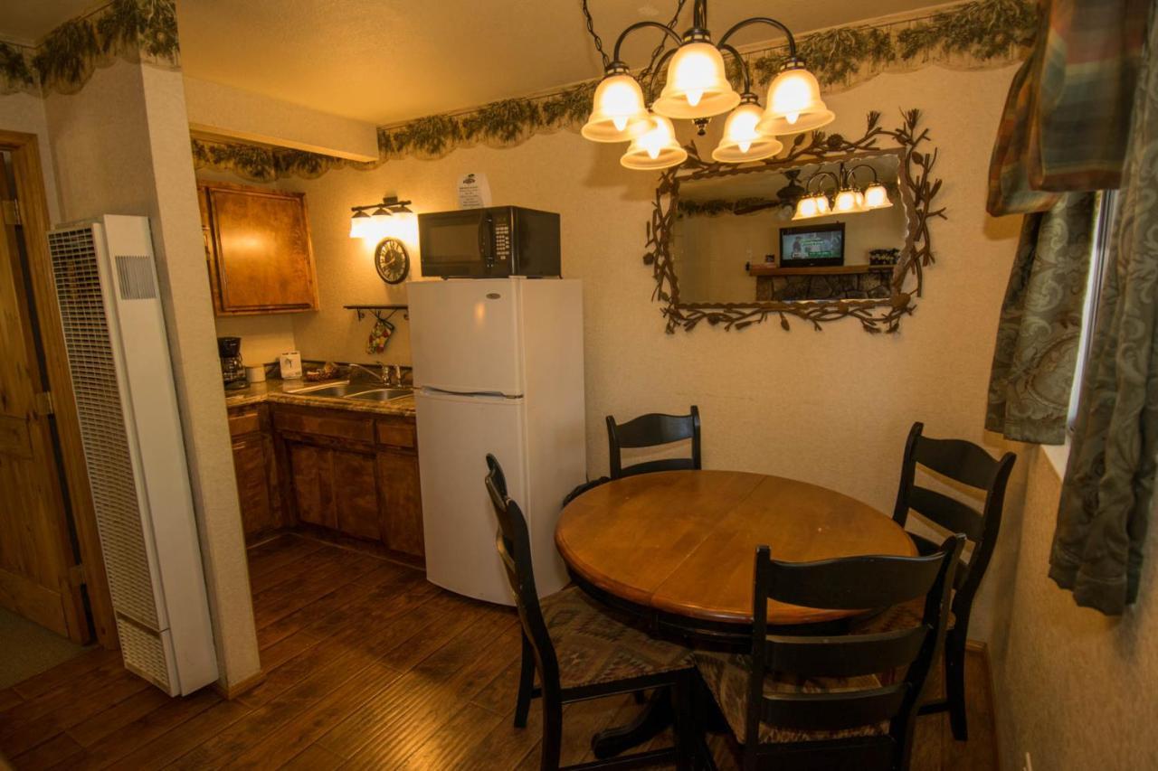 Hillcrest Suites & Cabins Big Bear Lake Esterno foto