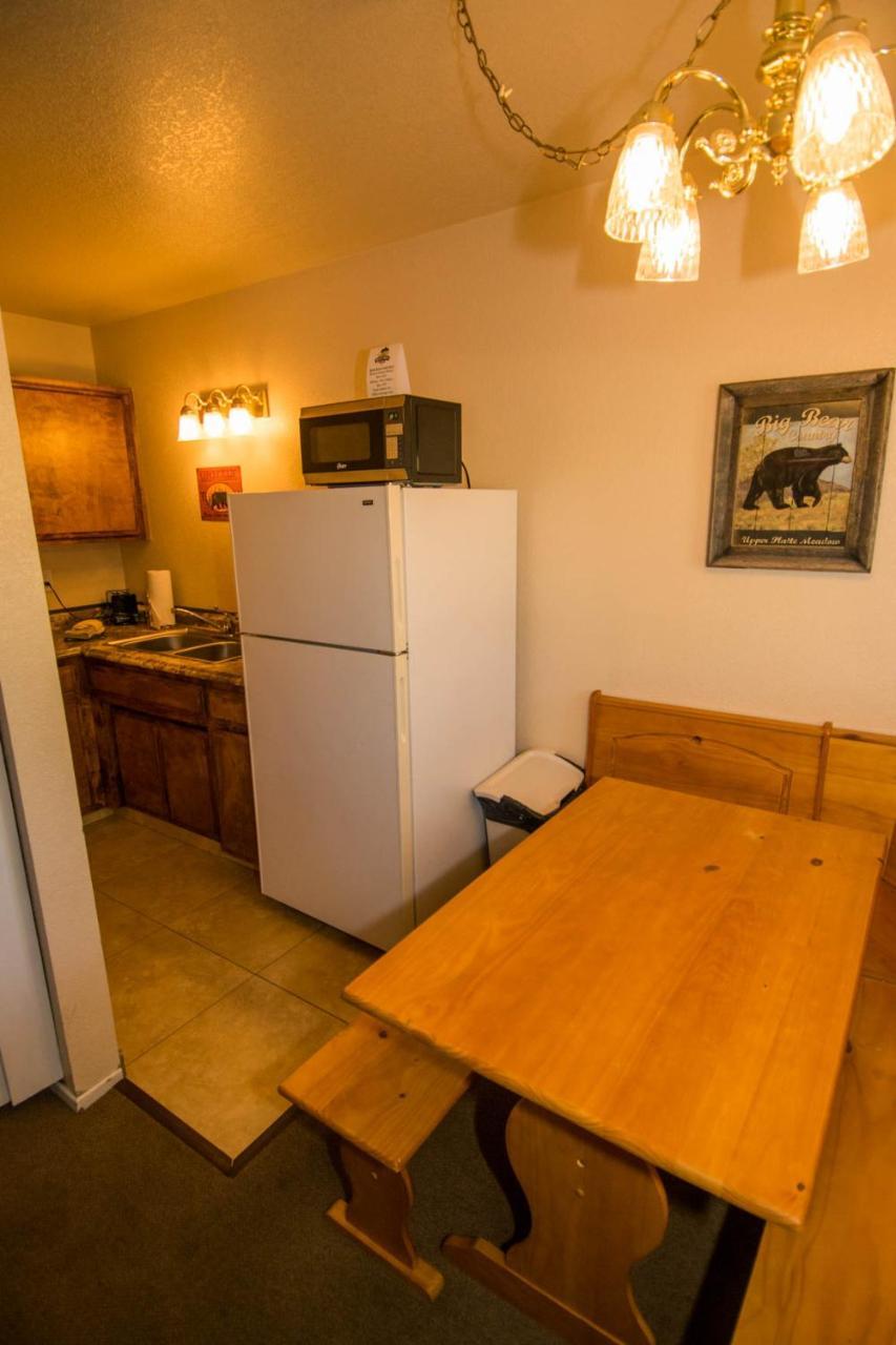Hillcrest Suites & Cabins Big Bear Lake Esterno foto